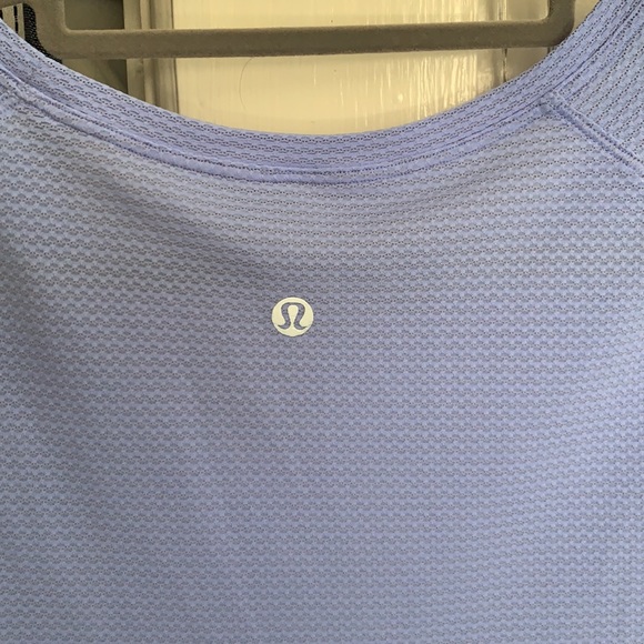 LULULEMON WORKOUT TOP - Picture 3 of 5